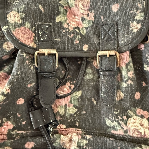 Rose Backpack - Picture 5 of 12